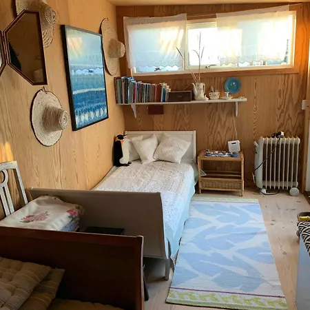 Semesterbostad Cozy Near Hasmark